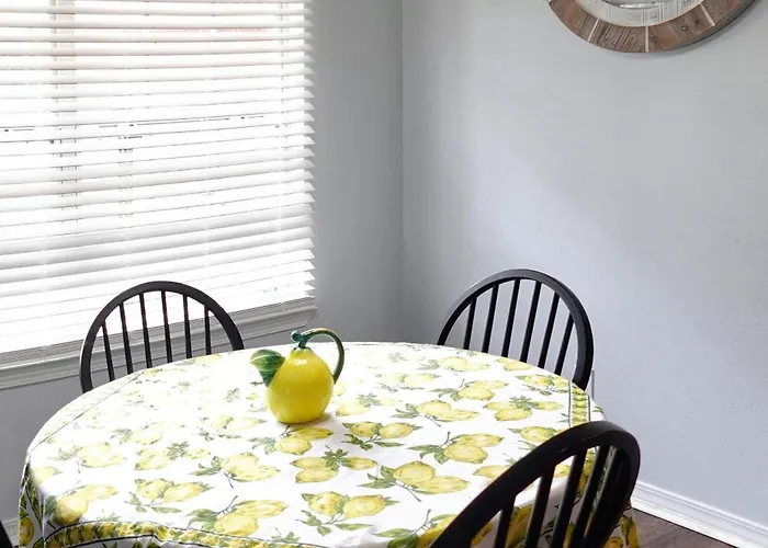 Holiday home Still Waters, Pool, Great For Families! Pensacola